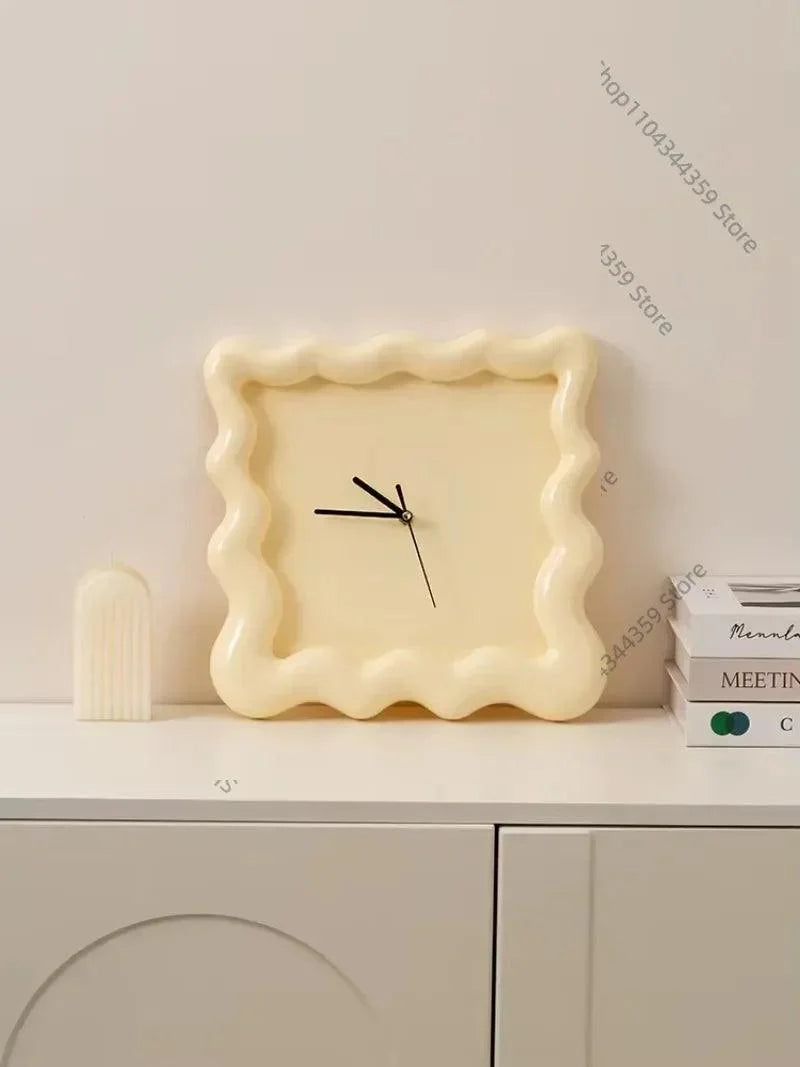 Cream Biscuit Clock